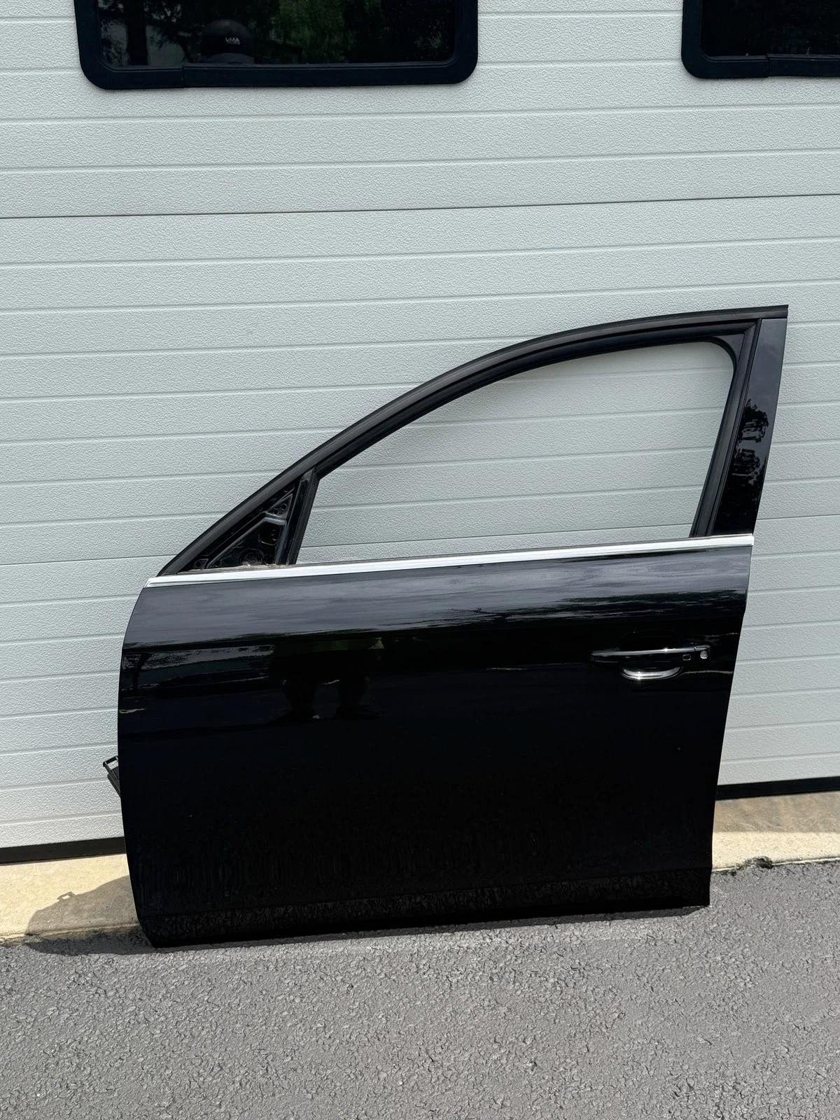 2012 - 2016 AUDI A4 S4 FRONT LEFT DRIVER SIDE DOOR SHELL SKIN OEM BLACK LZ9Y