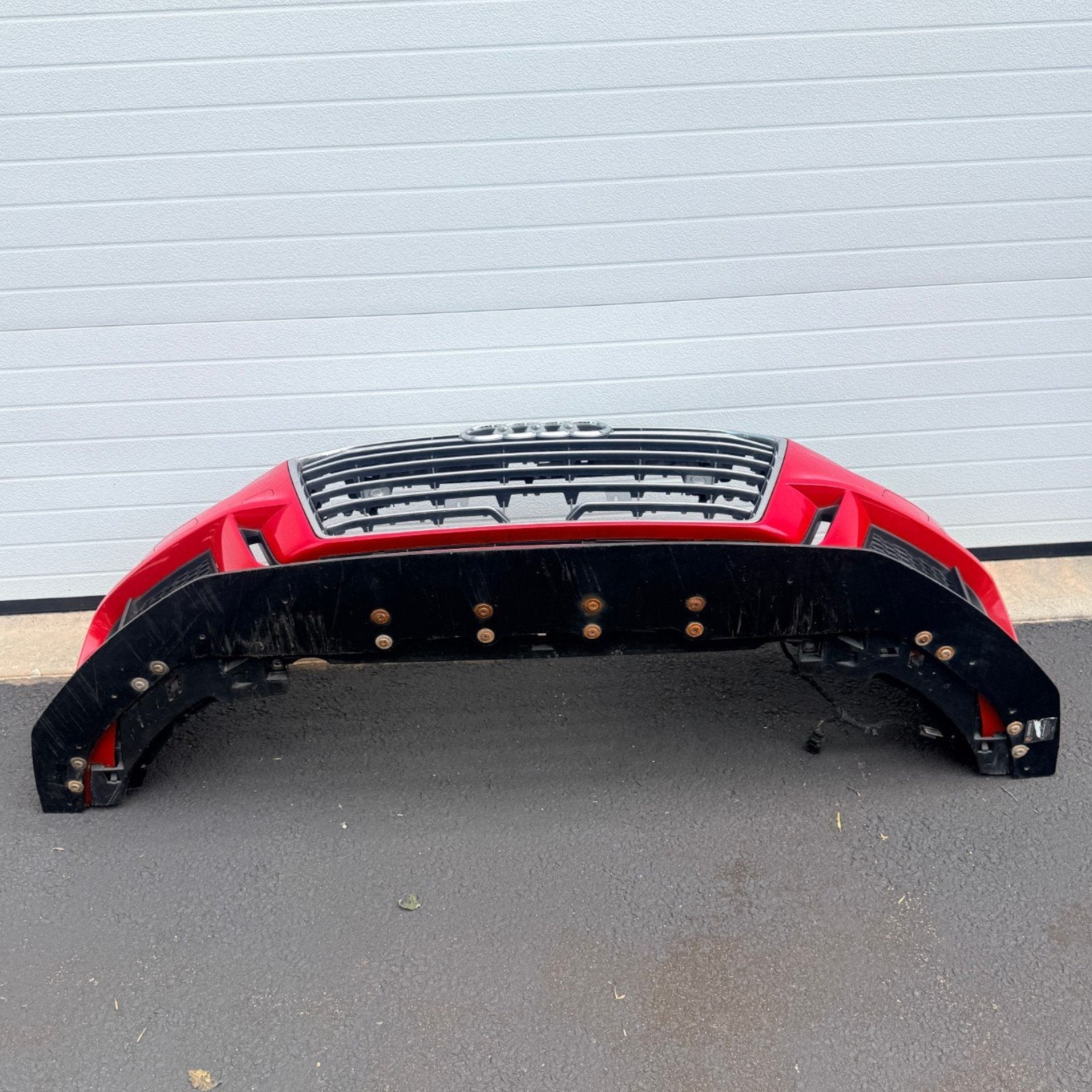 Front Bumper w Grille Tango Red LY3U 8V5807065AF 17-20 Audi S3 *Rock Chips