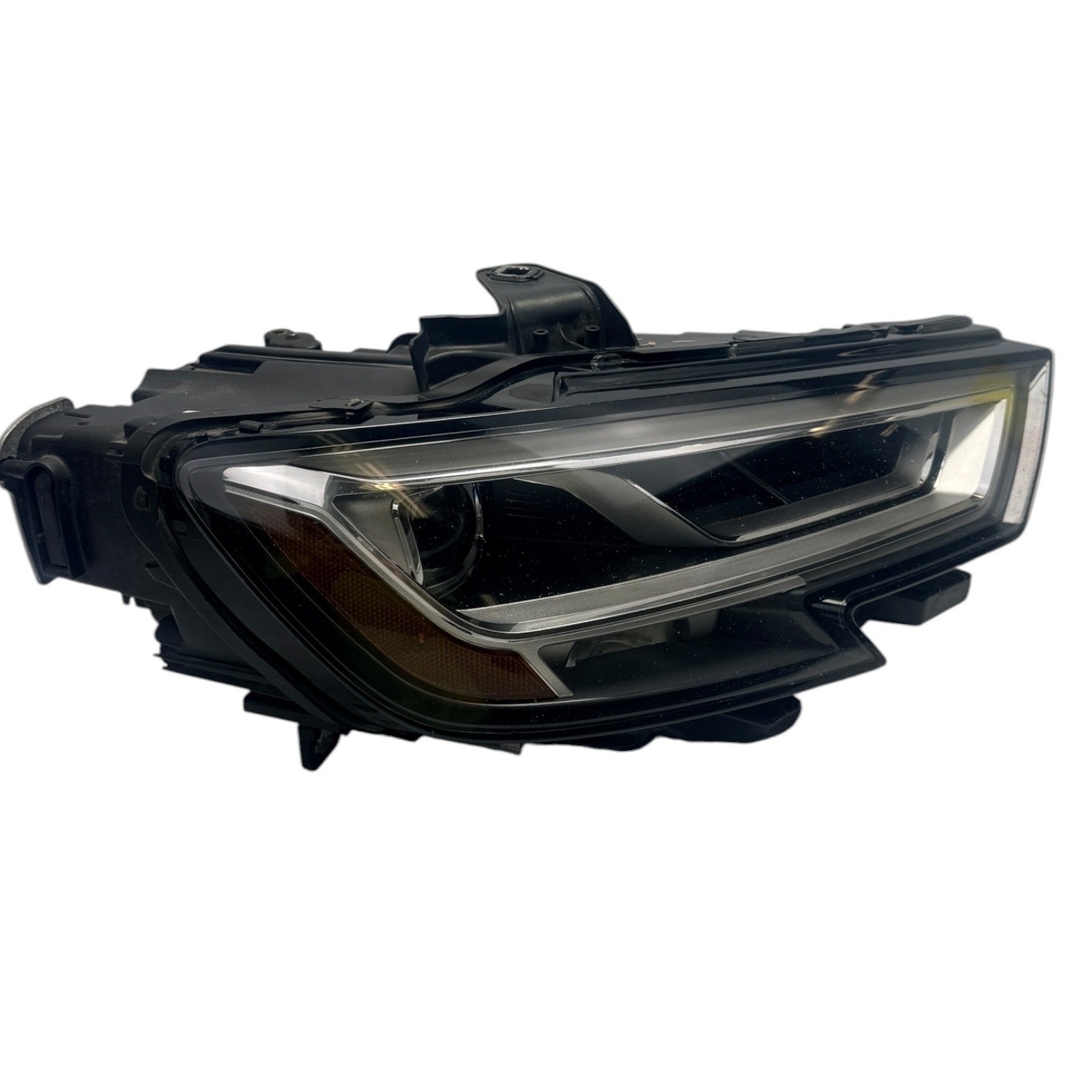 2017-2020 Audi A3 S3 RS3 Right Head Light Lamp 8V0941034E *lower DRL is dim*
