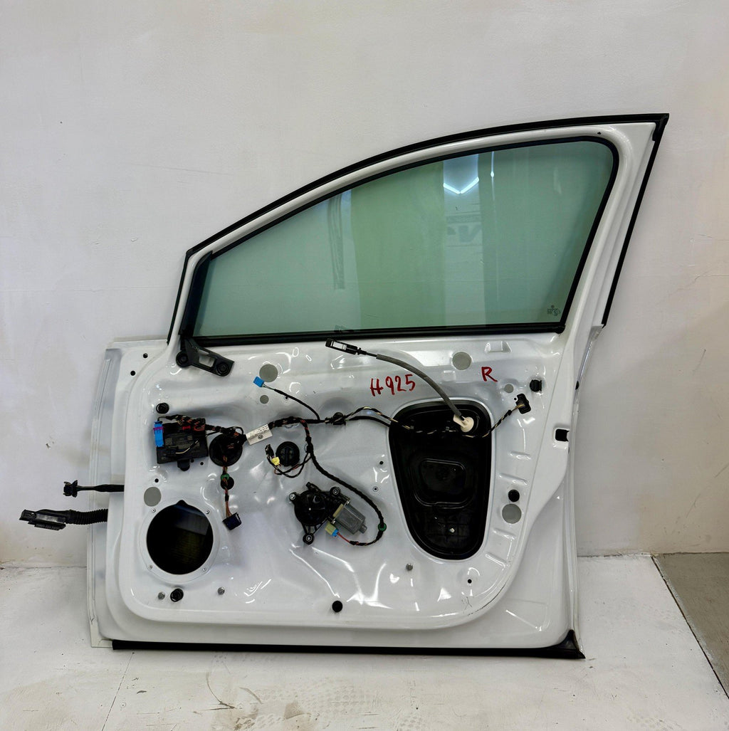 2015 - 2021 VW GOLF R GTI MK7 FRONT RIGHT PASSENGER DOOR ASSEMBLY PURE WHITE OEM