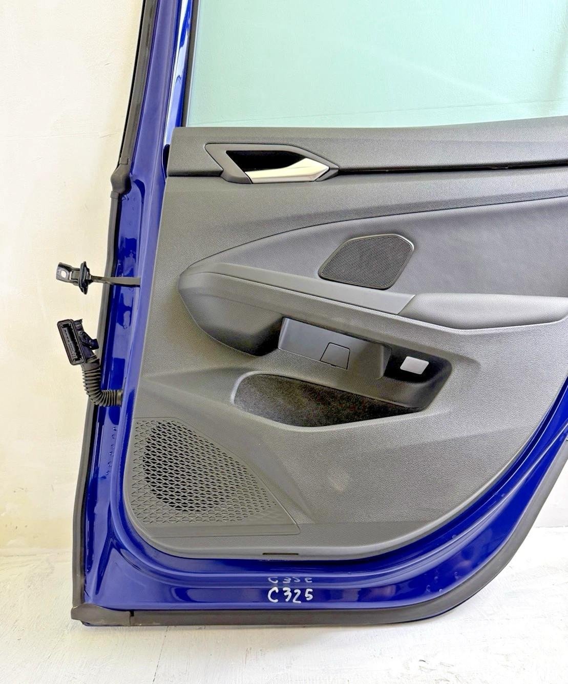 2022-2024 Volkswagen Golf R GTI Rear Door Assembly RH Passenger LAPIZ BLUE *dent