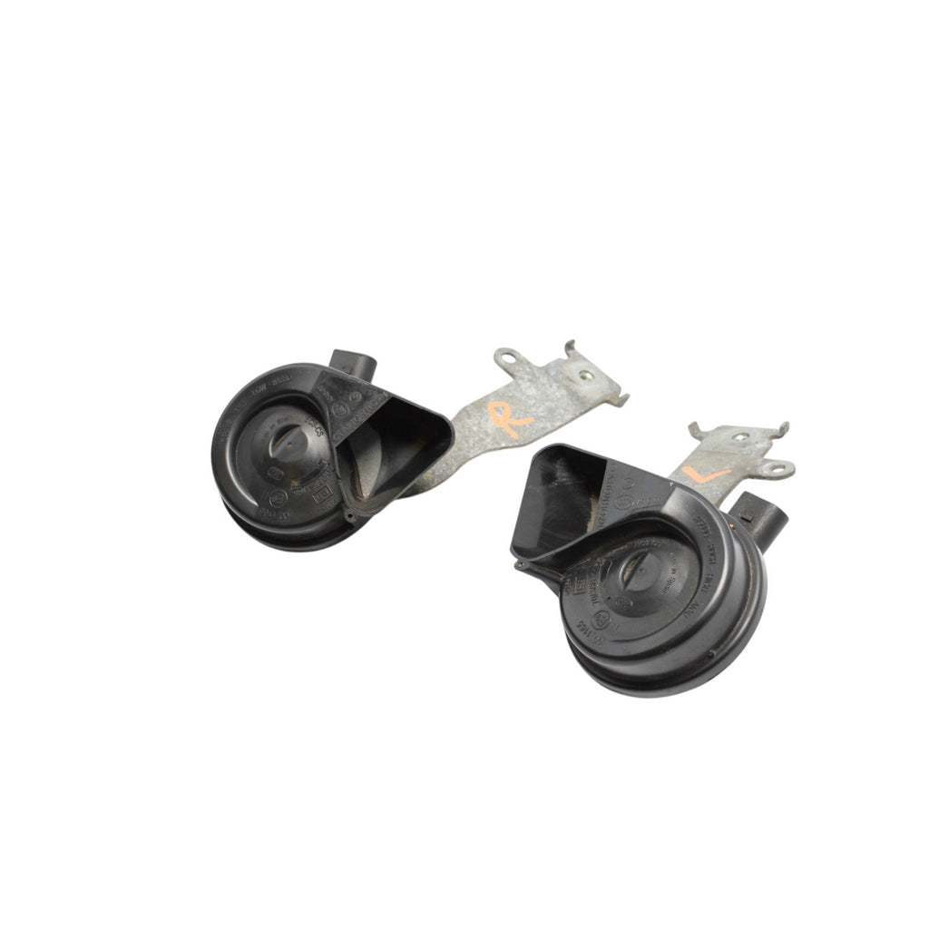 2017-2020 Audi A3 S3 RS3 Low & High Tone Horn Set Pair 8V0951210D, 8V0951209C
