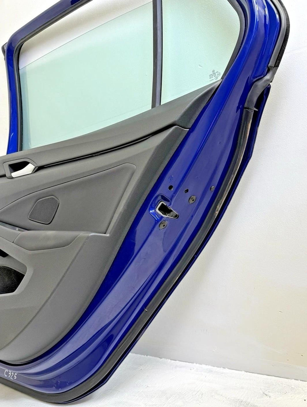 2022-2024 Volkswagen Golf R GTI Rear Door Assembly RH Passenger LAPIZ BLUE *dent