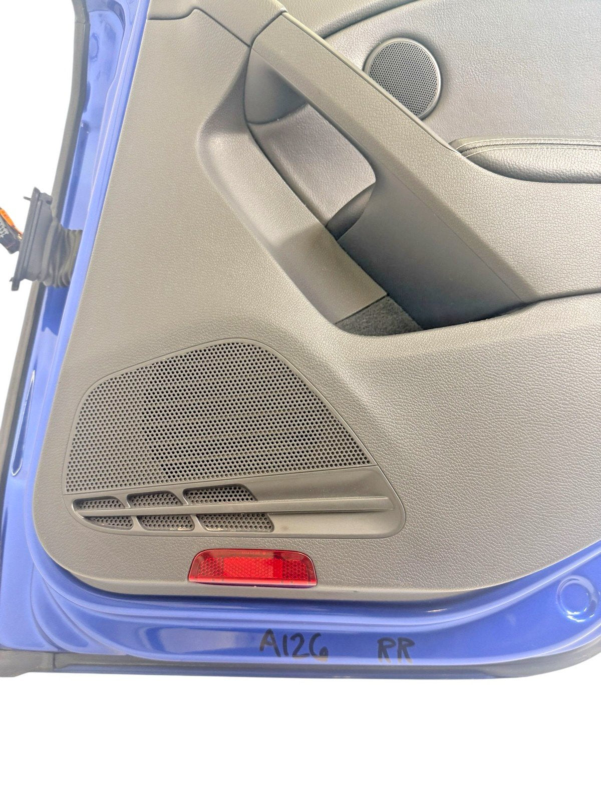 2010 - 2014 VOLKSWAGEN GOLF R GTI RIGHT REAR DOOR ASSEMBLY BLUE METALLIC LR5Z
