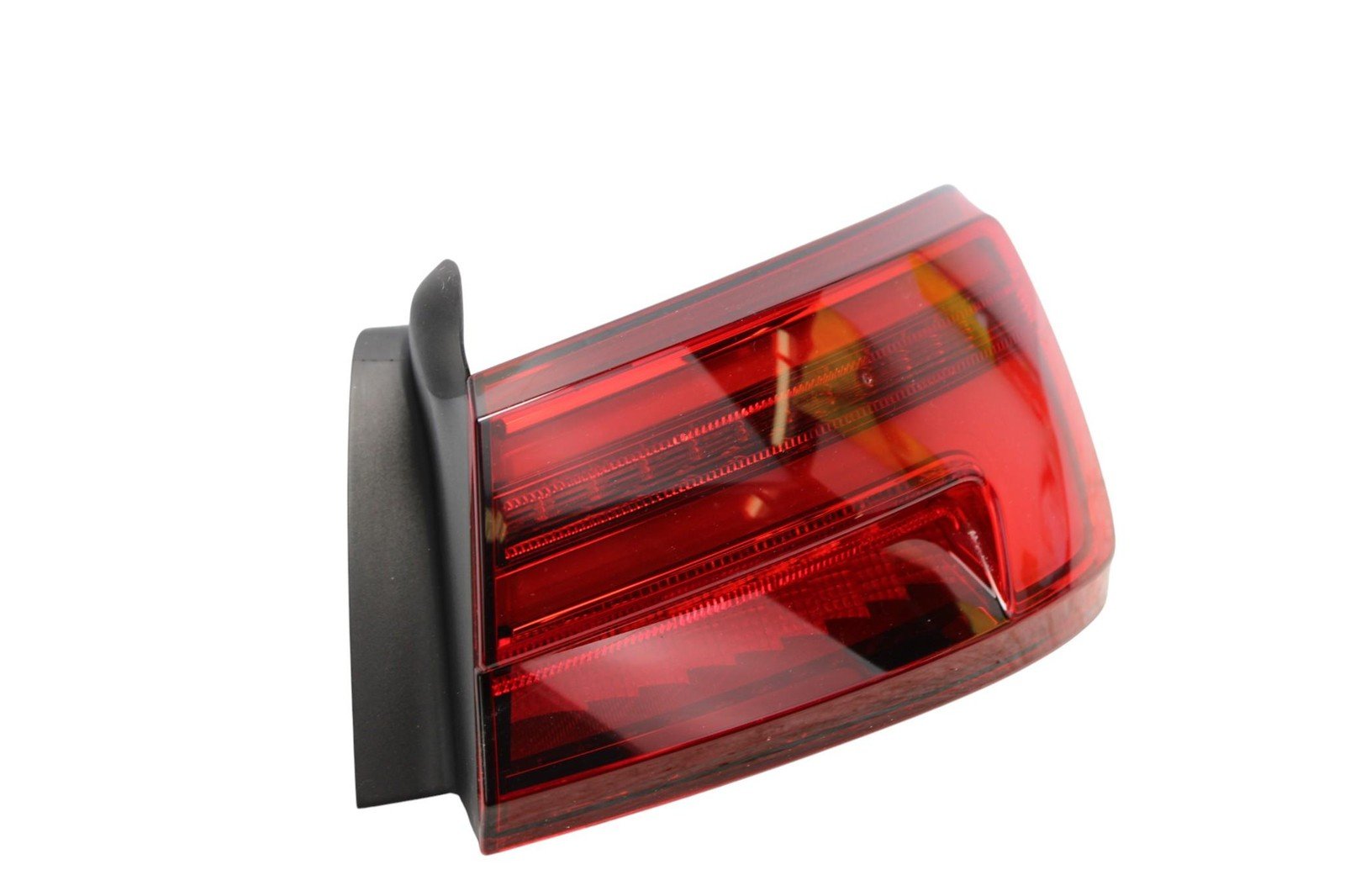 2017-2020 Audi A3 S3 RH Passenger Tail Light Outer Dynamic 8V5945092A OEM