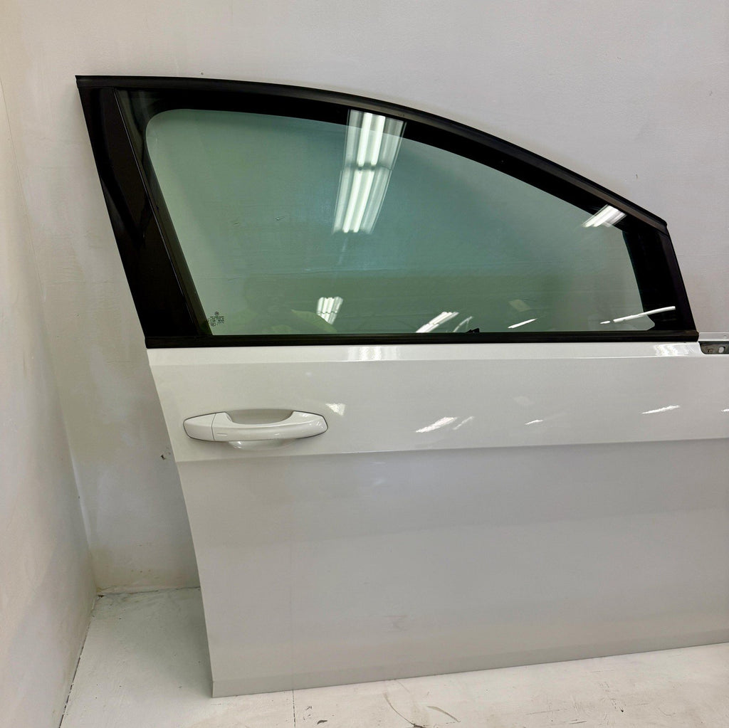 2015 - 2021 VW GOLF R GTI MK7 FRONT RIGHT PASSENGER DOOR ASSEMBLY PURE WHITE OEM