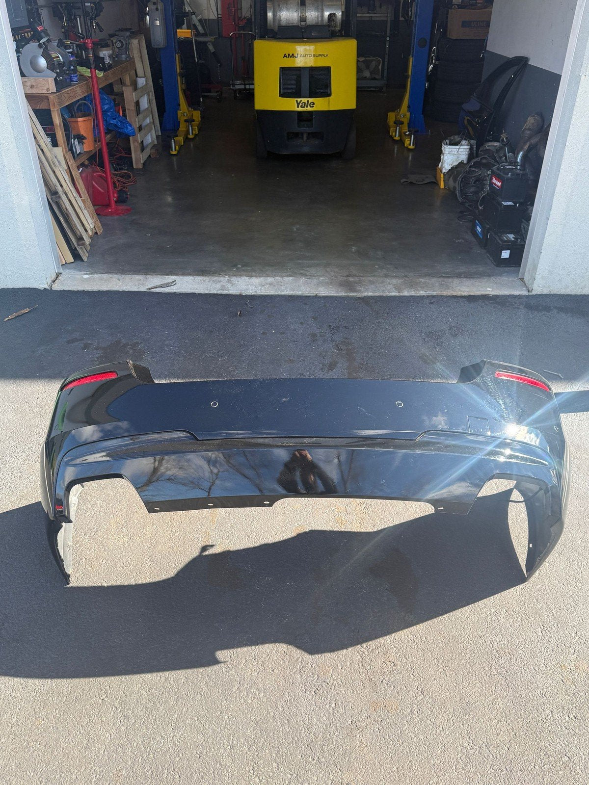 2011-2016 BMW M5 550i 528i Rear Bumper Cover M package Park Assist *scratches*
