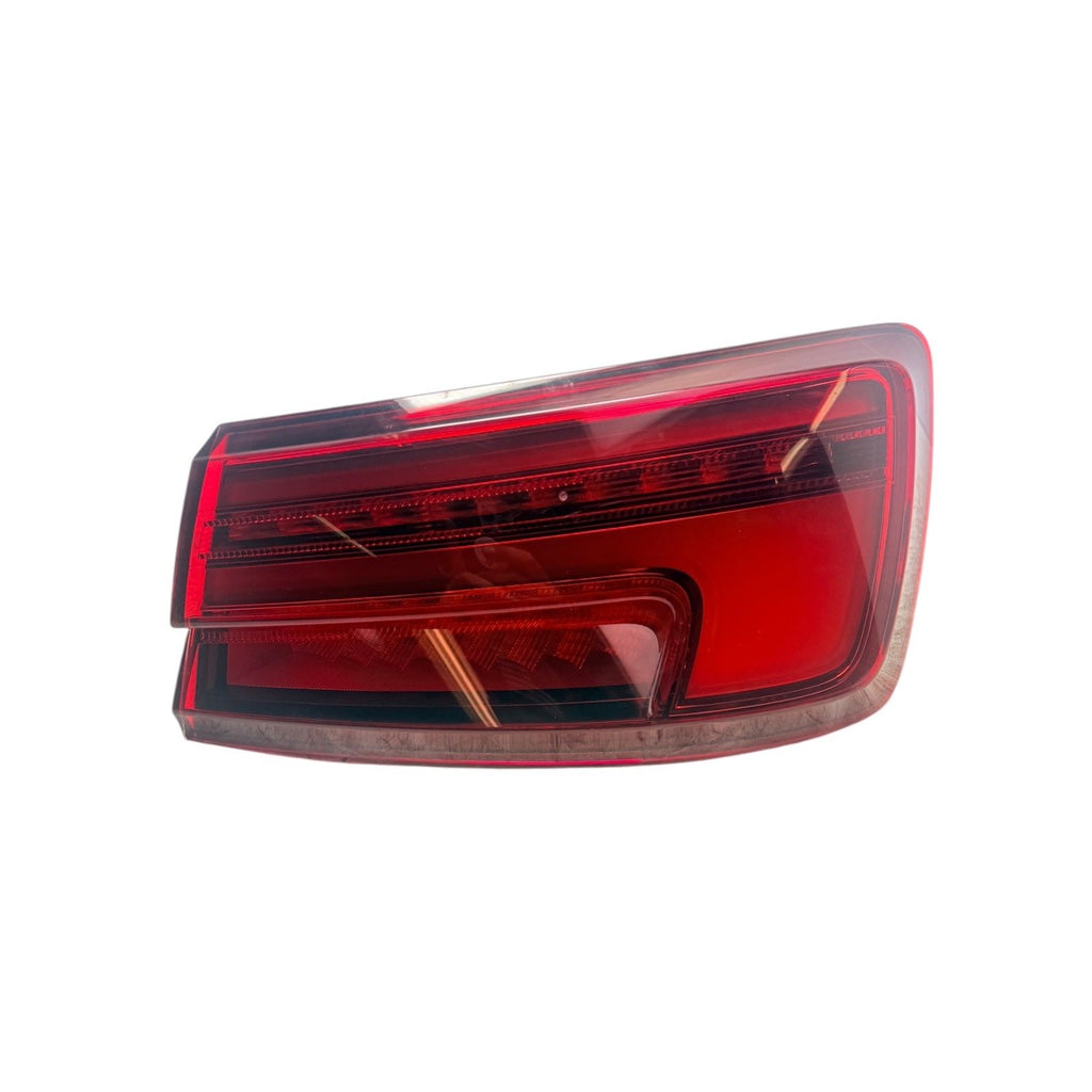 2017-2020 Audi S3 RS3 Tail Lamp RH Passenger Outer Quarter Mounted 8V5945092A