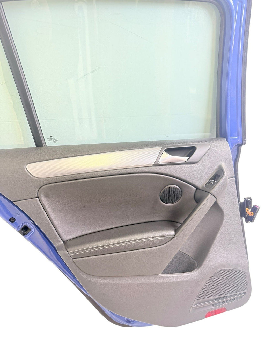 2010 - 2014 VOLKSWAGEN GOLF R GTI LEFT REAR DOOR ASSEMBLY BLUE METALLIC LR5Z