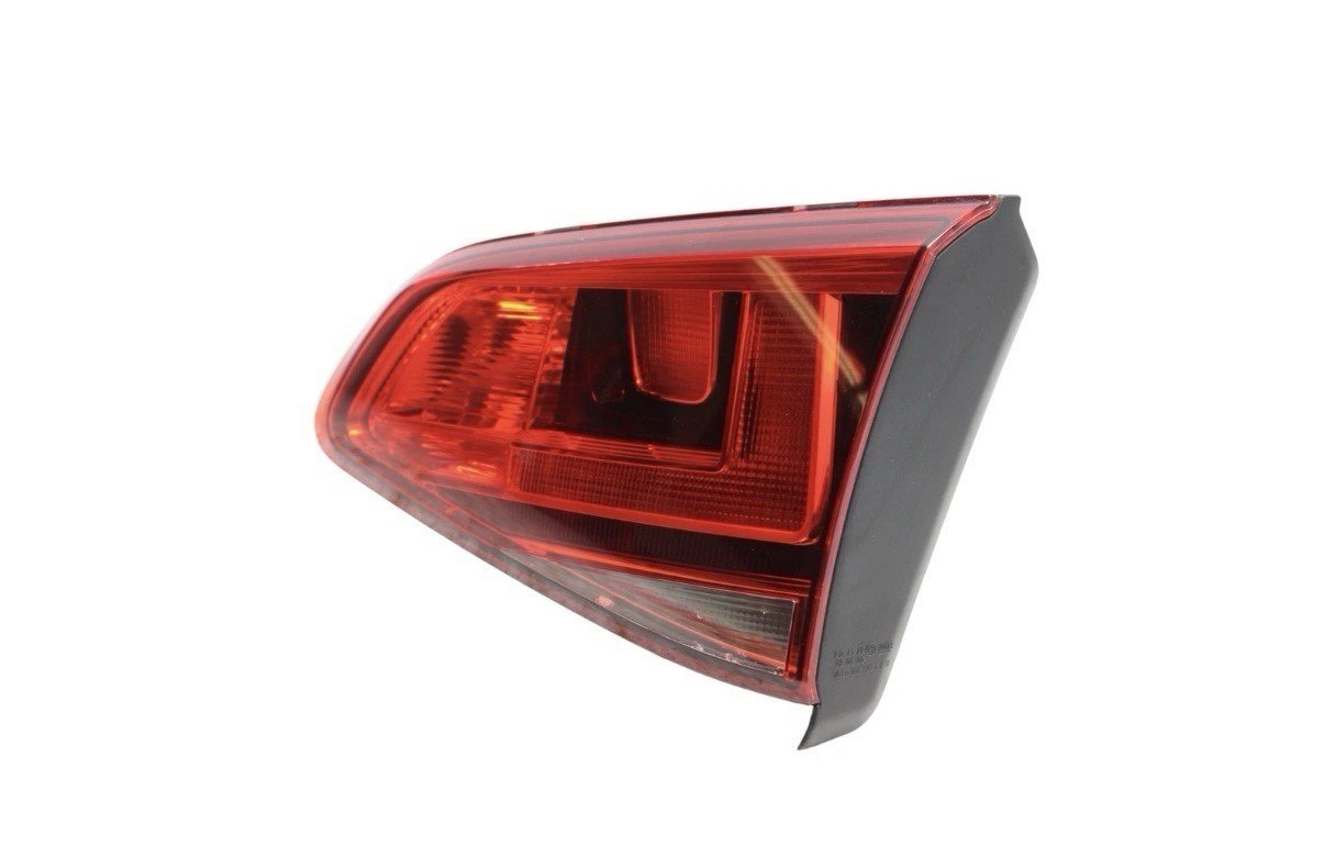 15-17 Volkswagen Golf R RH Passenger Tail Light Lamp Trunk Inner 5G0945094AE