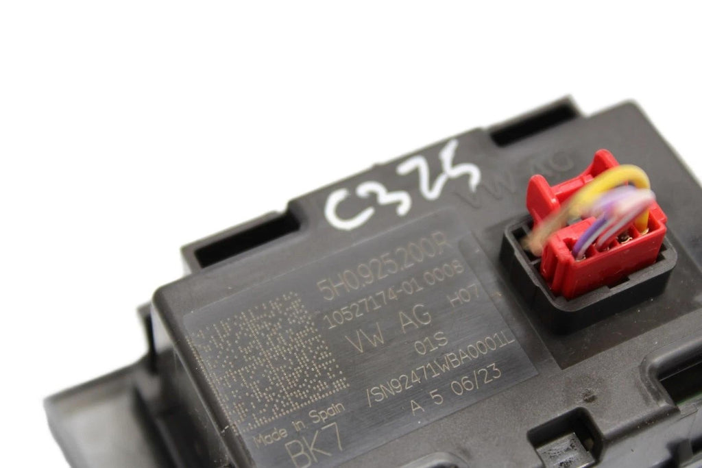 2022 - 2024 VOLKSWAGEN GOLF WARNING HAZARD LIGHT ASSIT CONTROL SWITCH 5H0925200R