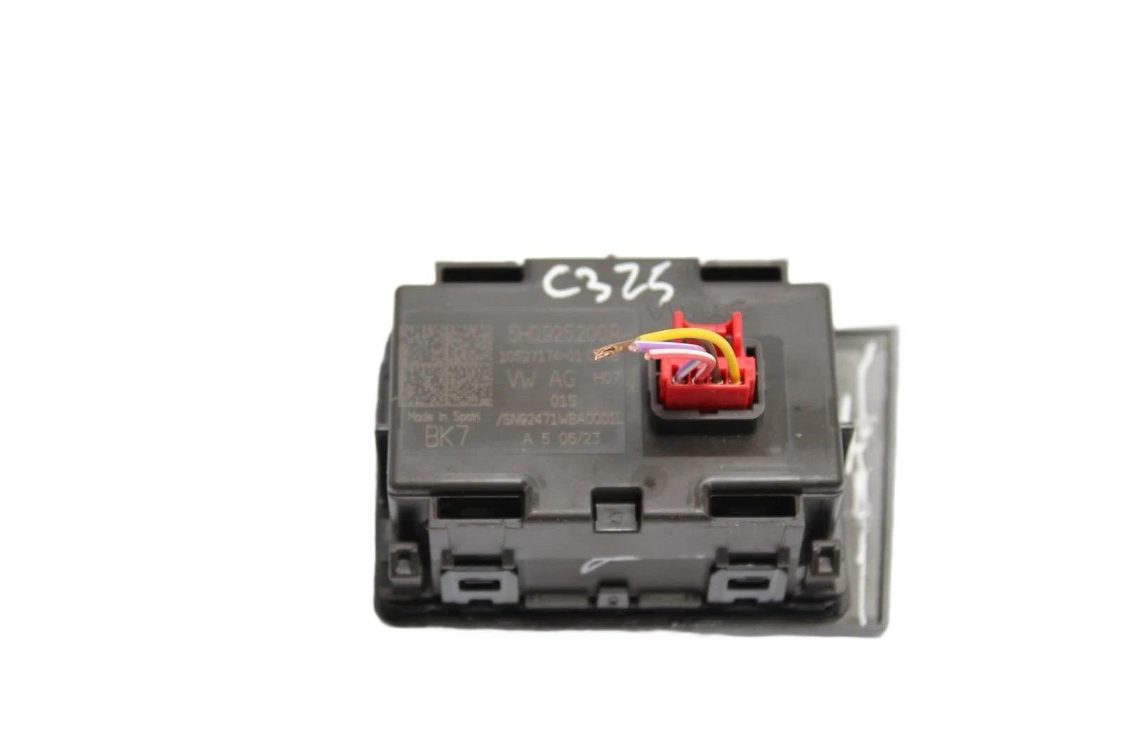 2022 - 2024 VOLKSWAGEN GOLF WARNING HAZARD LIGHT ASSIT CONTROL SWITCH 5H0925200R