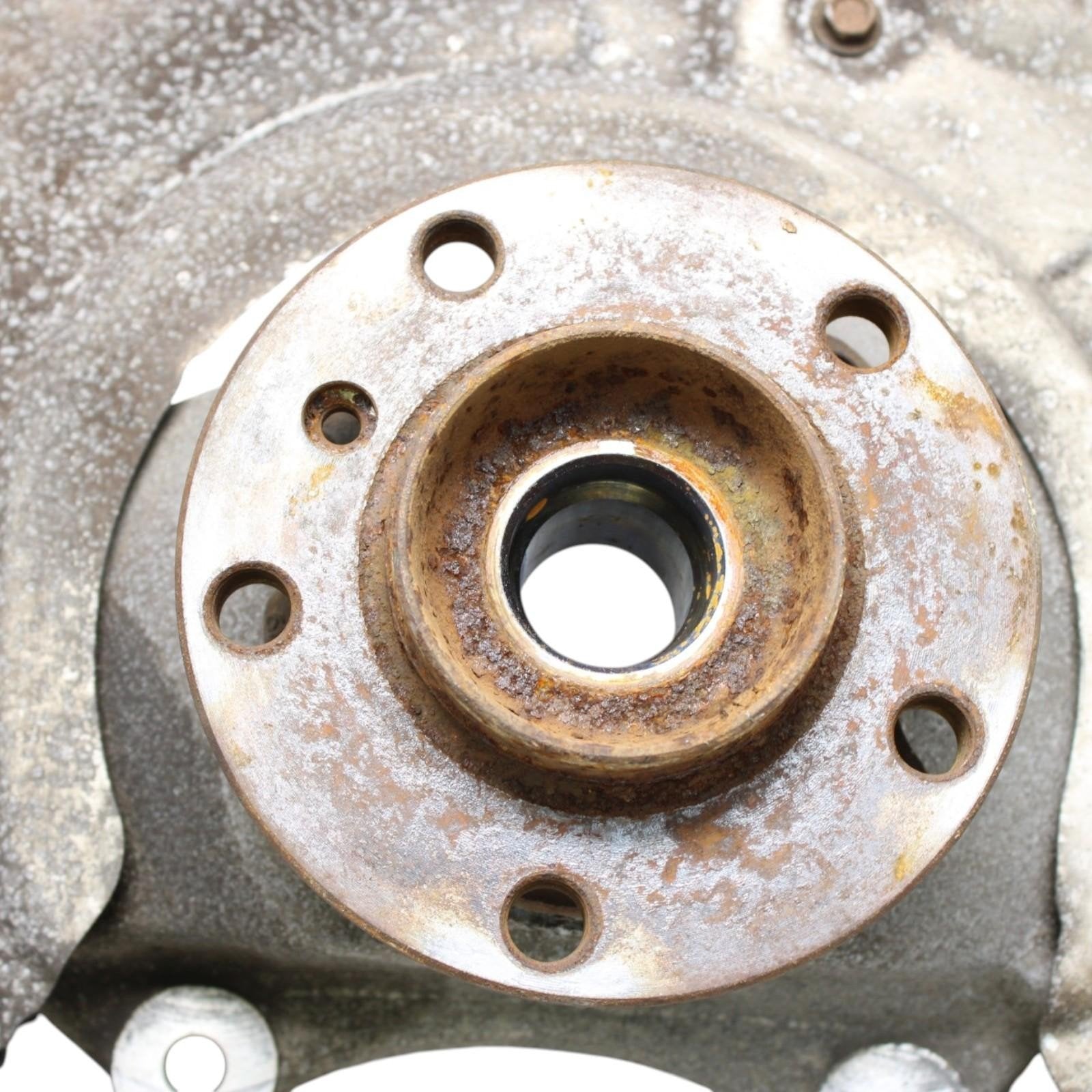 2011-2016 BMW 525i 535i 550i AWD Spindle Knuckle Hub Front Passenger Right OEM
