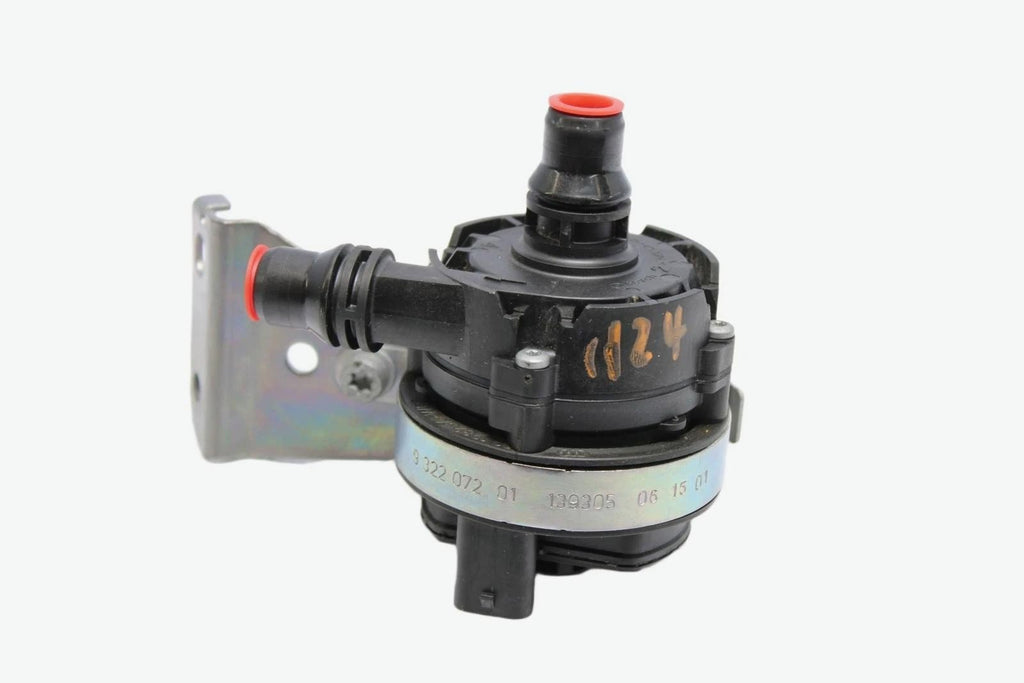 15-20 BMW F80 F82 F83 M3 M4 S55 ENGINE COOLANT AUXILIARY WATER PUMP OEM