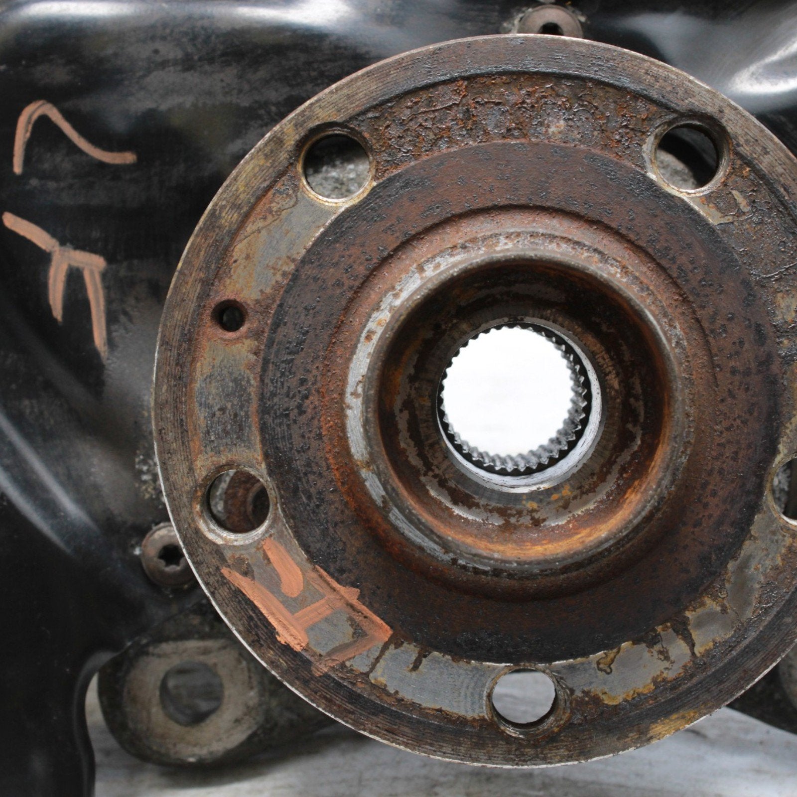2008-2015 Audi TT TTS TTRS Front Left Spindle Knuckle Hub Driver Side 8J0407257D
