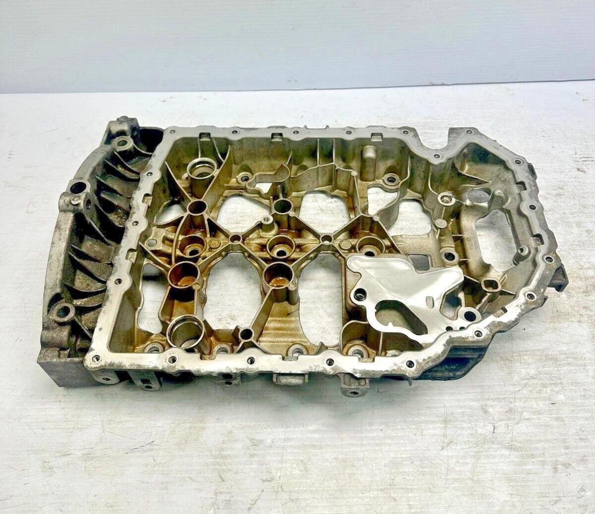 2015 - 2018 VW GTI 2.0T UPPER ENGINE OIL SUMP PAN 06K103603 *broken tab see pics