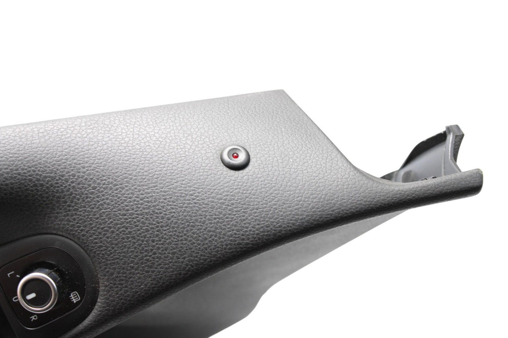 2012 - 2013 VOLKSWAGEN GOLF R FRONT LEFT DRIVER DOOR PANEL WITH ALUMINUM TRIM