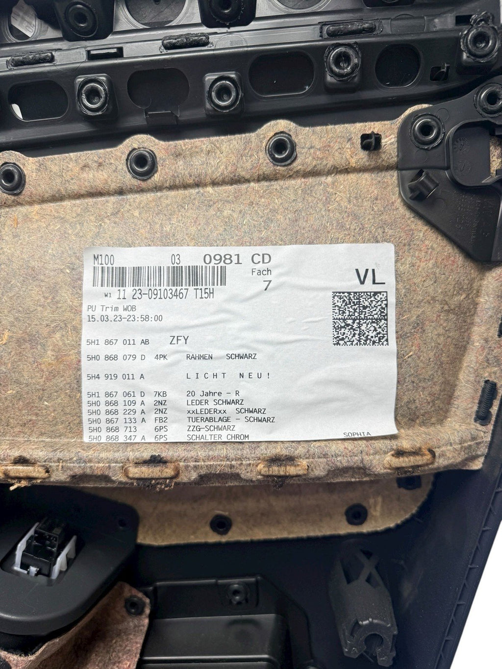 2022 - 2024 VW GOLF R GTI FRONT LEFT DRIVER SIDE DOOR PANEL WITH CARBON TRIM OEM