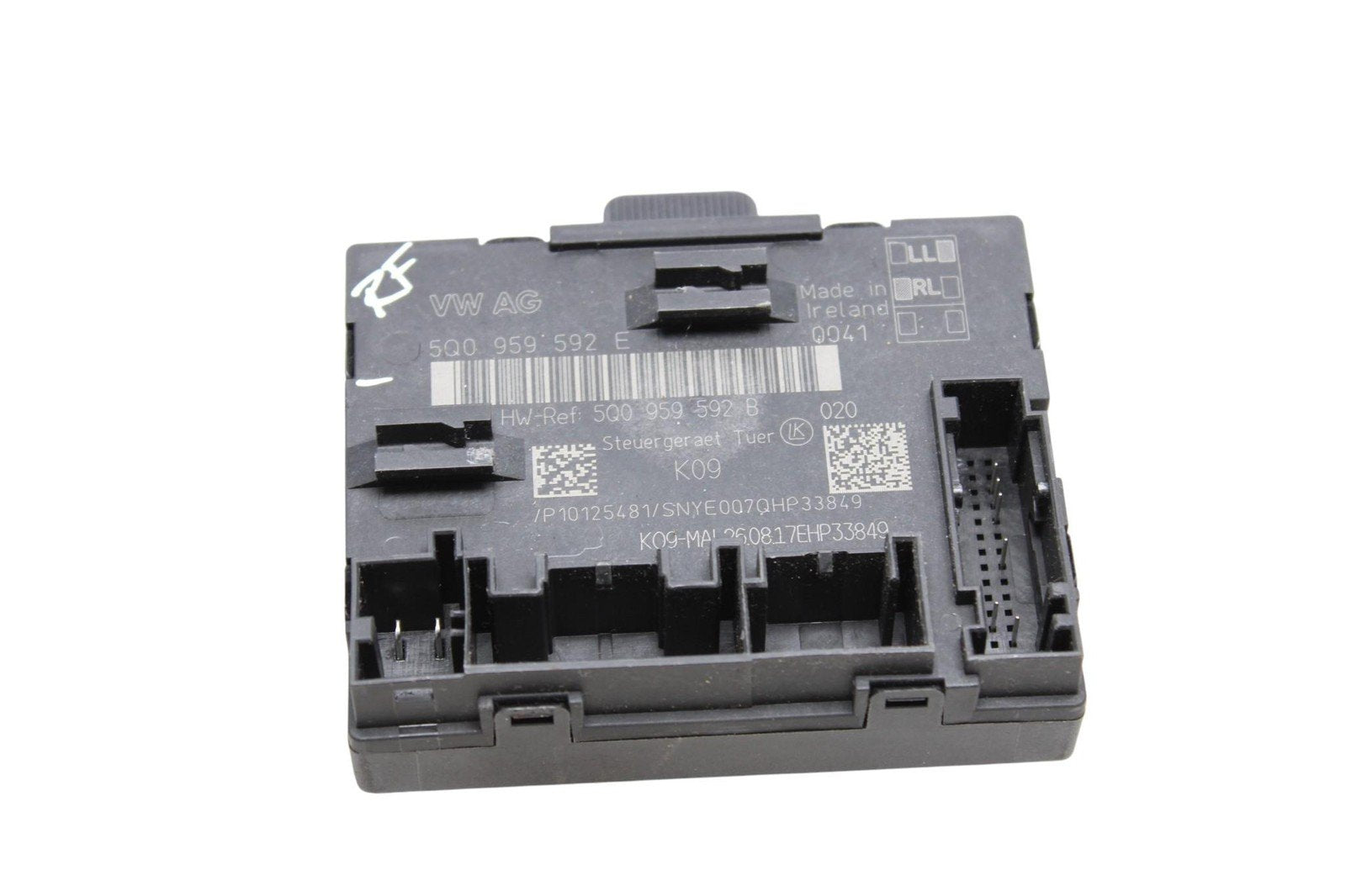 2015 - 2020 AUDI A3 S3 Right Front Door Control Module OEM 5Q0959592E