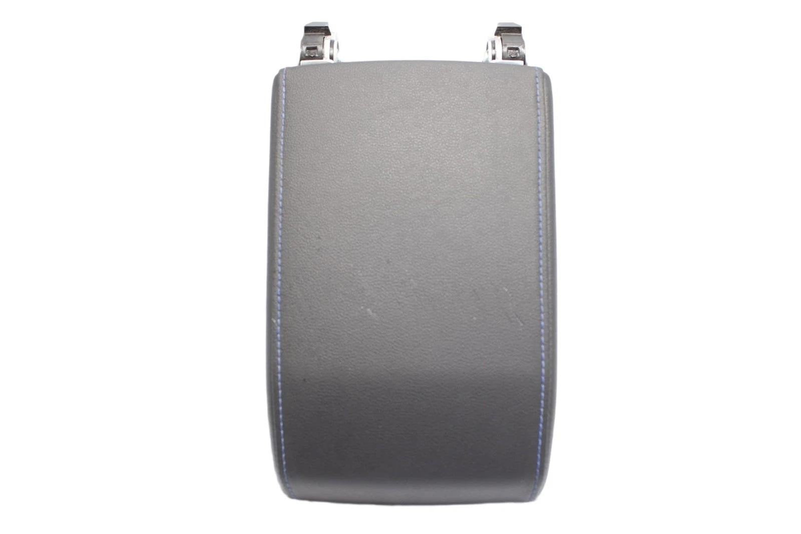 22 - 24 VOLKSWAGEN GOLF R GTI MK8 CENTER CONSOLE BLUE STITCHED LEATHER ARM REST