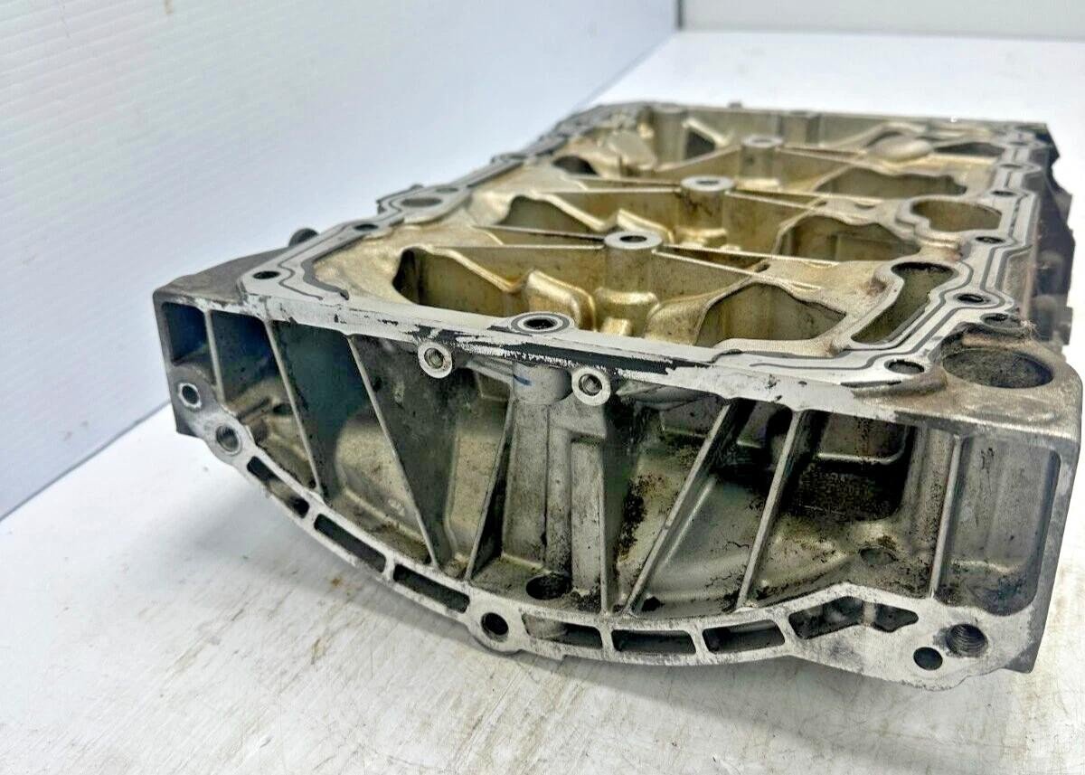 2015 - 2018 VW GTI 2.0T UPPER ENGINE OIL SUMP PAN 06K103603 *broken tab see pics