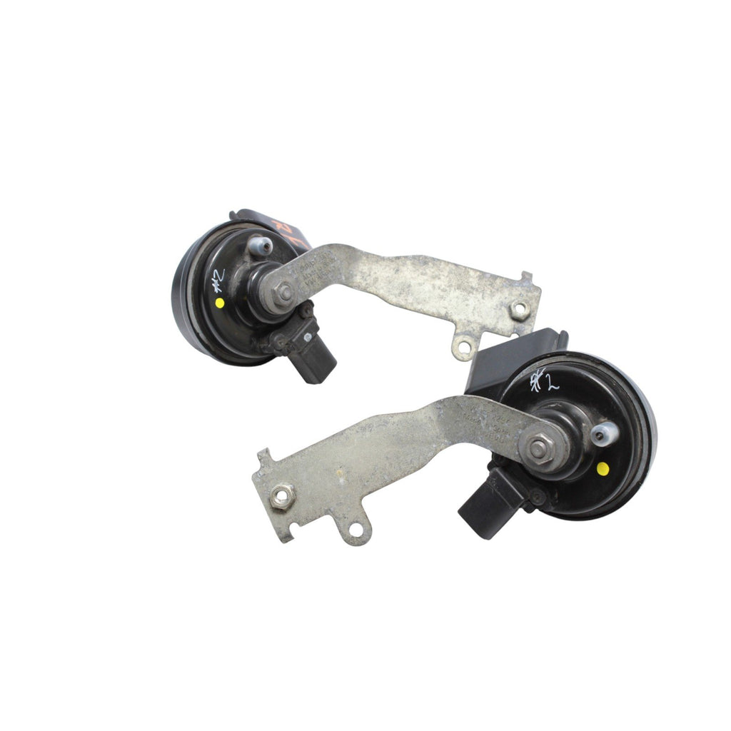 2017-2020 Audi A3 S3 RS3 Low & High Tone Horn Set Pair 8V0951210D, 8V0951209C