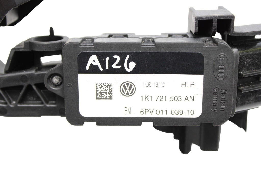 2012 - 2013 VW GOLF R Aluminum Pedal Set Gas Brake Clutch Footrest *BROKEN TAB*