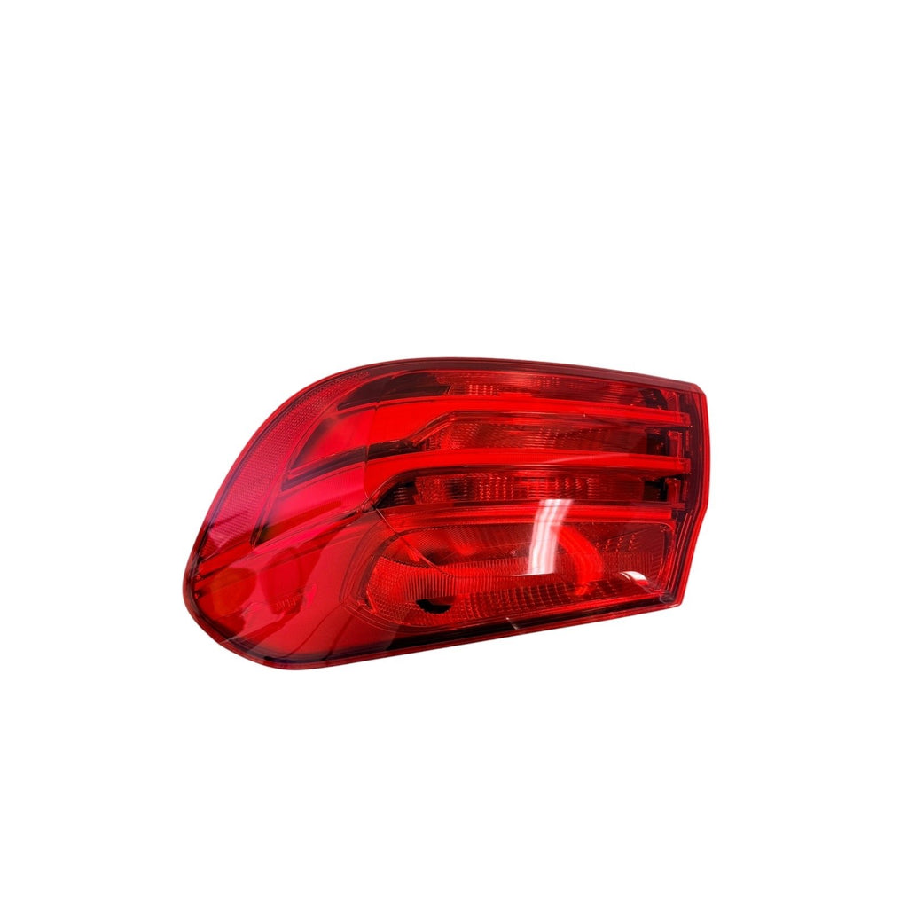 14-20 BMW F32 F33 F36 F82 F83 M4 Right Rear Outer Tail Light OEM 7296100