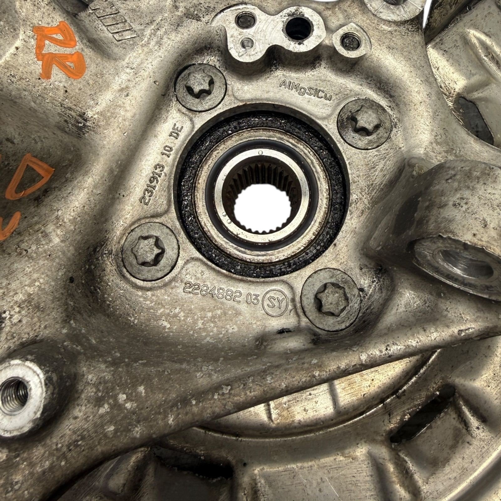 2015-2021 BMW F83 M4 M3 M2 Rear Right Passenger Side Spindle Knuckle Hub OEM