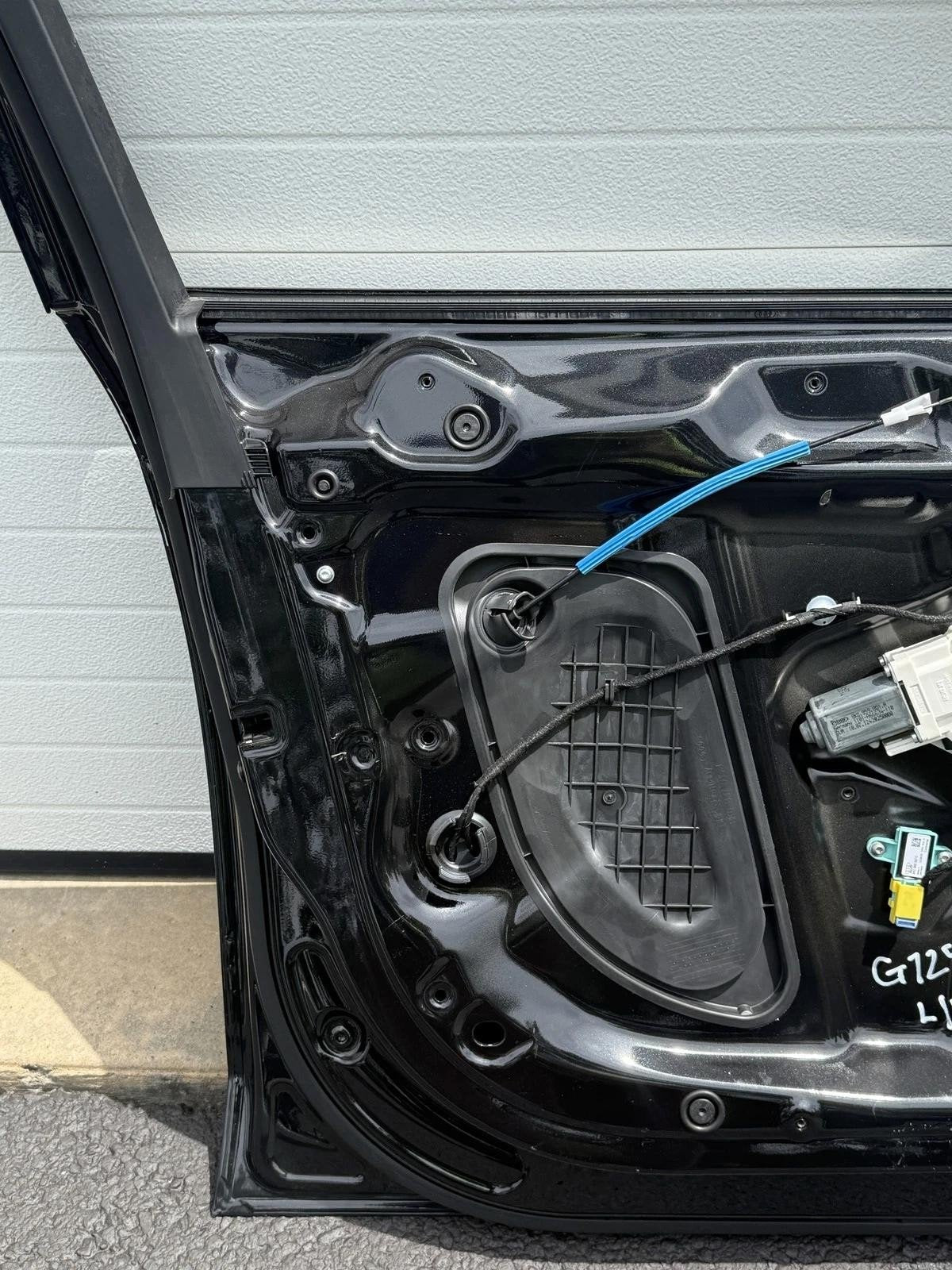 2012 - 2016 AUDI A4 S4 FRONT LEFT DRIVER SIDE DOOR SHELL SKIN OEM BLACK LZ9Y