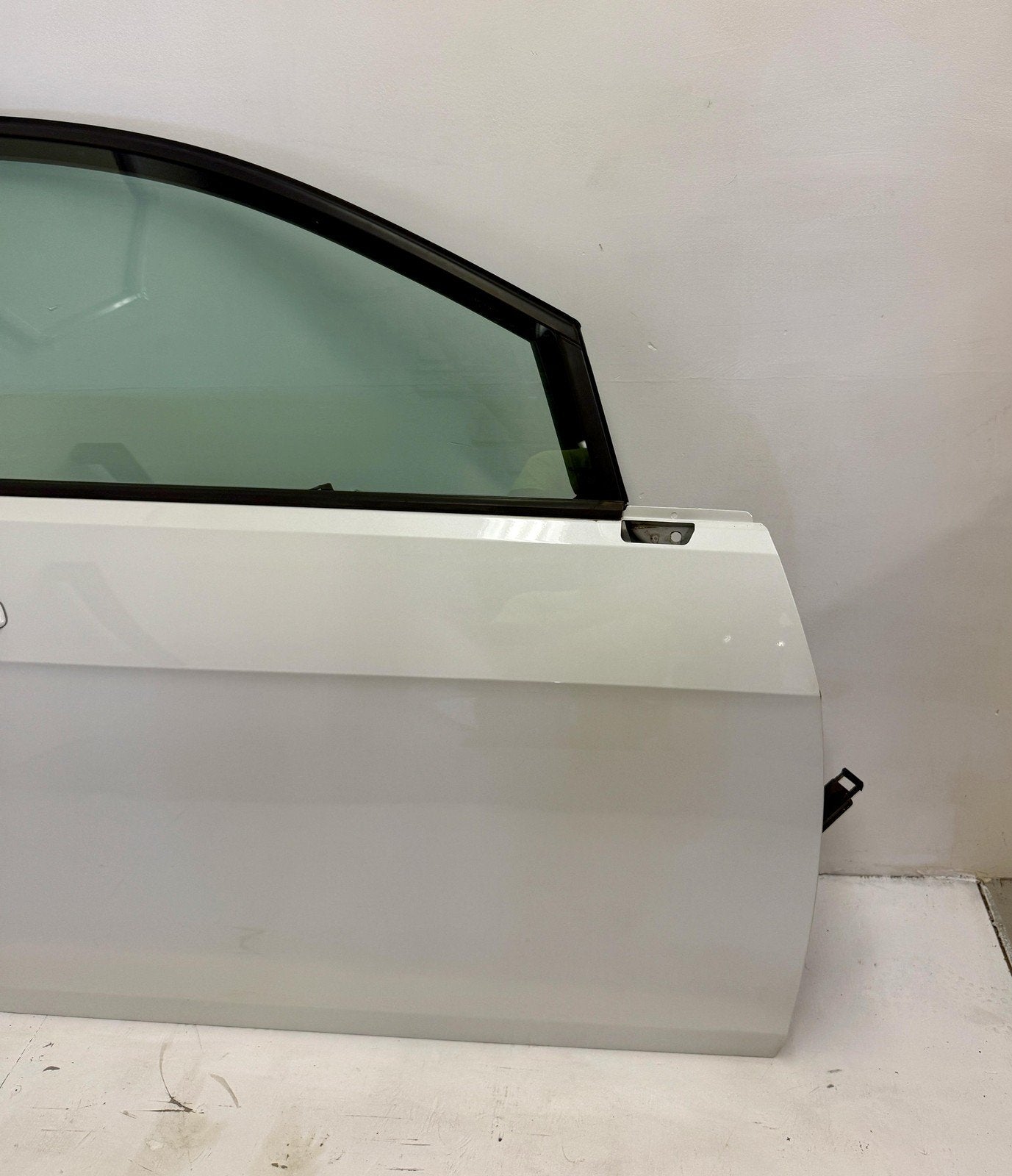 2015 - 2021 VW GOLF R GTI MK7 FRONT RIGHT PASSENGER DOOR ASSEMBLY PURE WHITE OEM