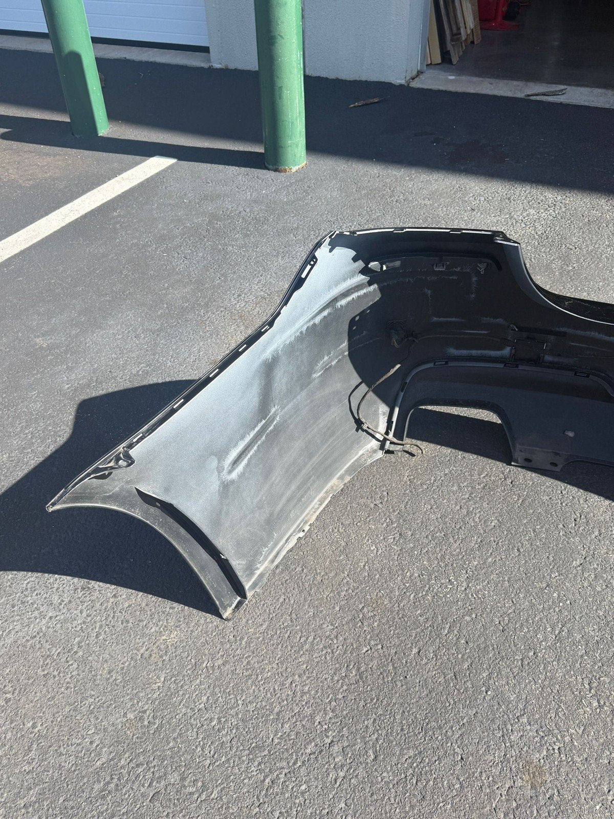 2011-2016 BMW M5 550i 528i Rear Bumper Cover M package Park Assist *scratches*