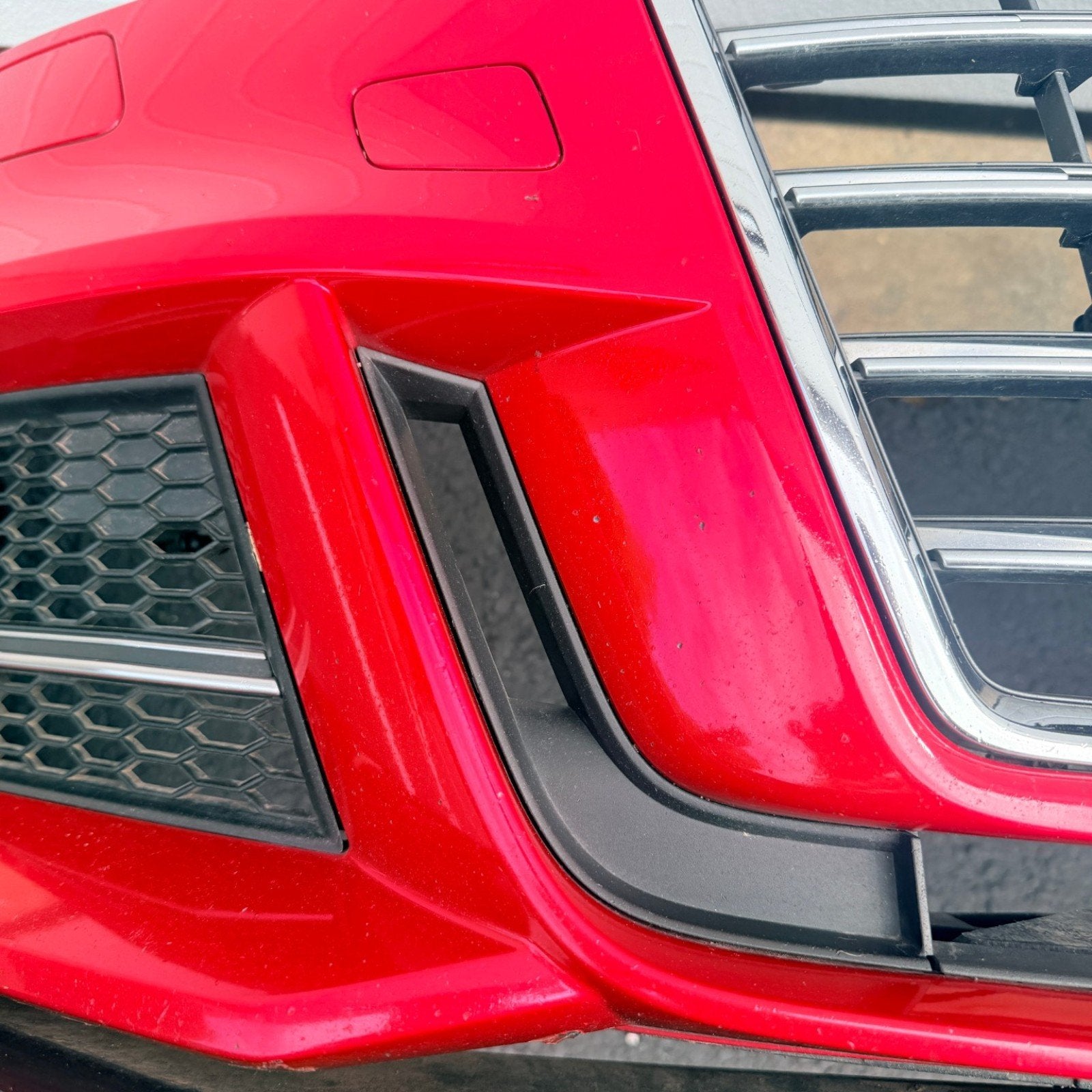 Front Bumper w Grille Tango Red LY3U 8V5807065AF 17-20 Audi S3 *Rock Chips