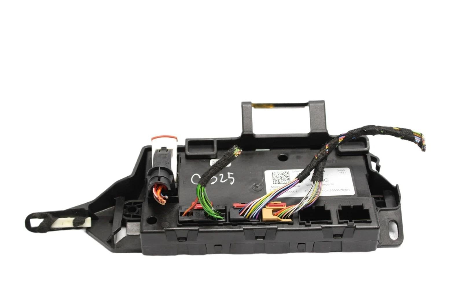 2022-2024 Volkswagen Golf GTI AC Air Conditioning Control Module -- 5WA907007Q