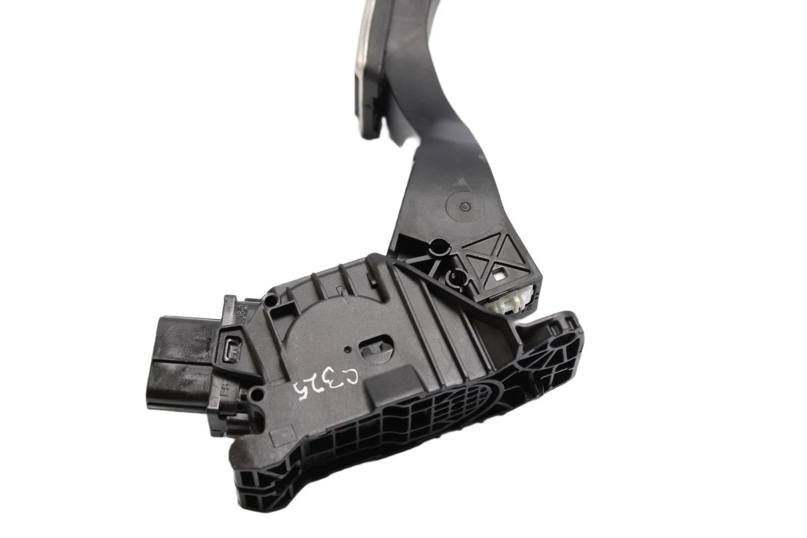 2022 - 2024 MK8 VOLKSWAGEN GOLF R GTI GAS PEDAL ASSEMBLY 5Q1723503