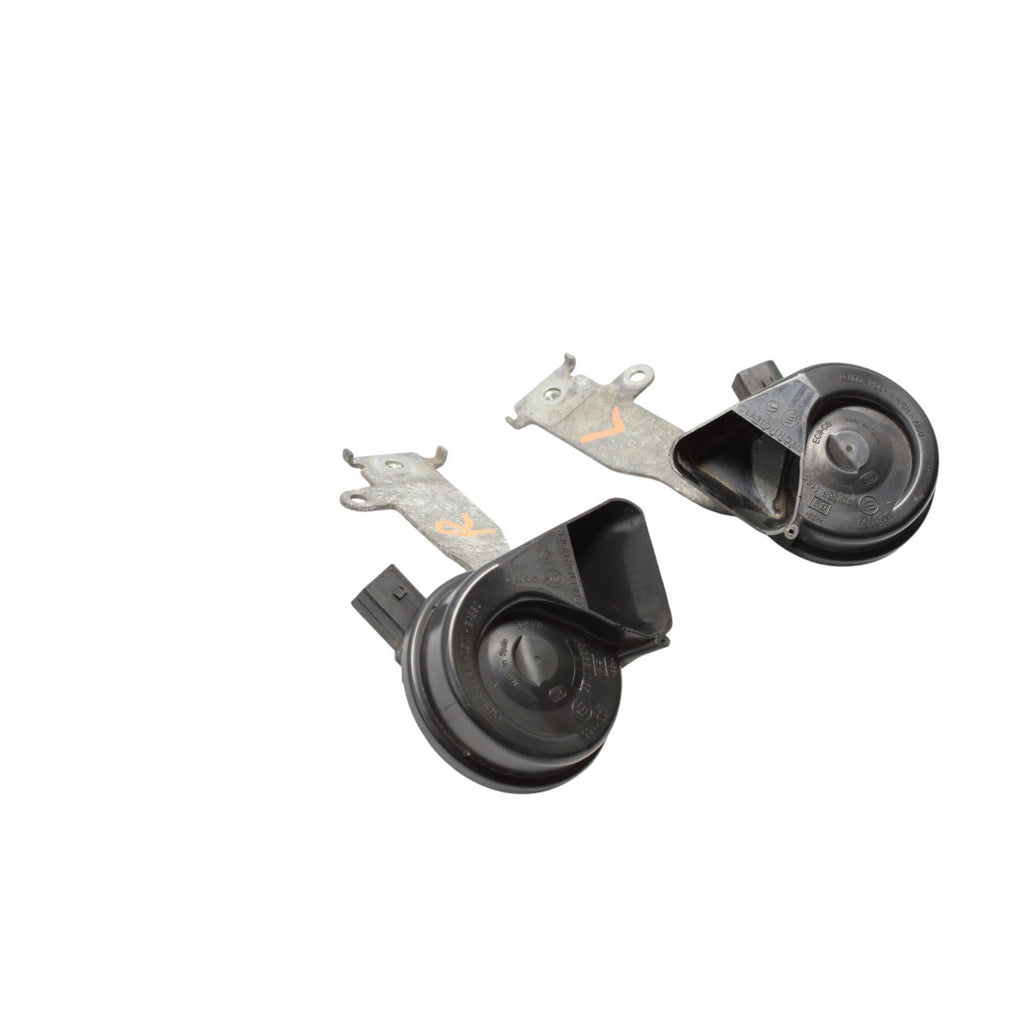 2017-2020 Audi A3 S3 RS3 Low & High Tone Horn Set Pair 8V0951210D, 8V0951209C