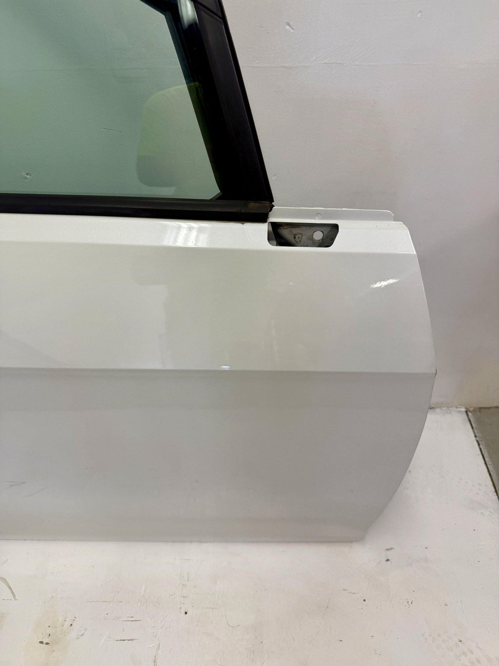 2015 - 2021 VW GOLF R GTI MK7 FRONT RIGHT PASSENGER DOOR ASSEMBLY PURE WHITE OEM