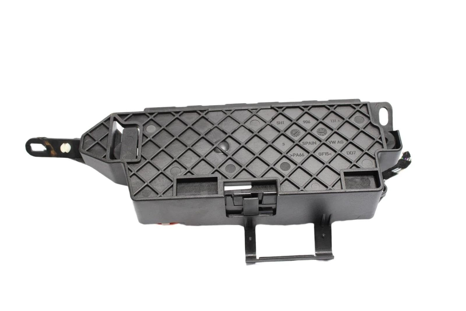 2022-2024 Volkswagen Golf GTI AC Air Conditioning Control Module -- 5WA907007Q