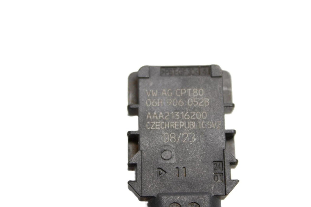 AUDI VOLKSWAGEN OEM GENUINE PRESSURE SENSOR 06H906052A