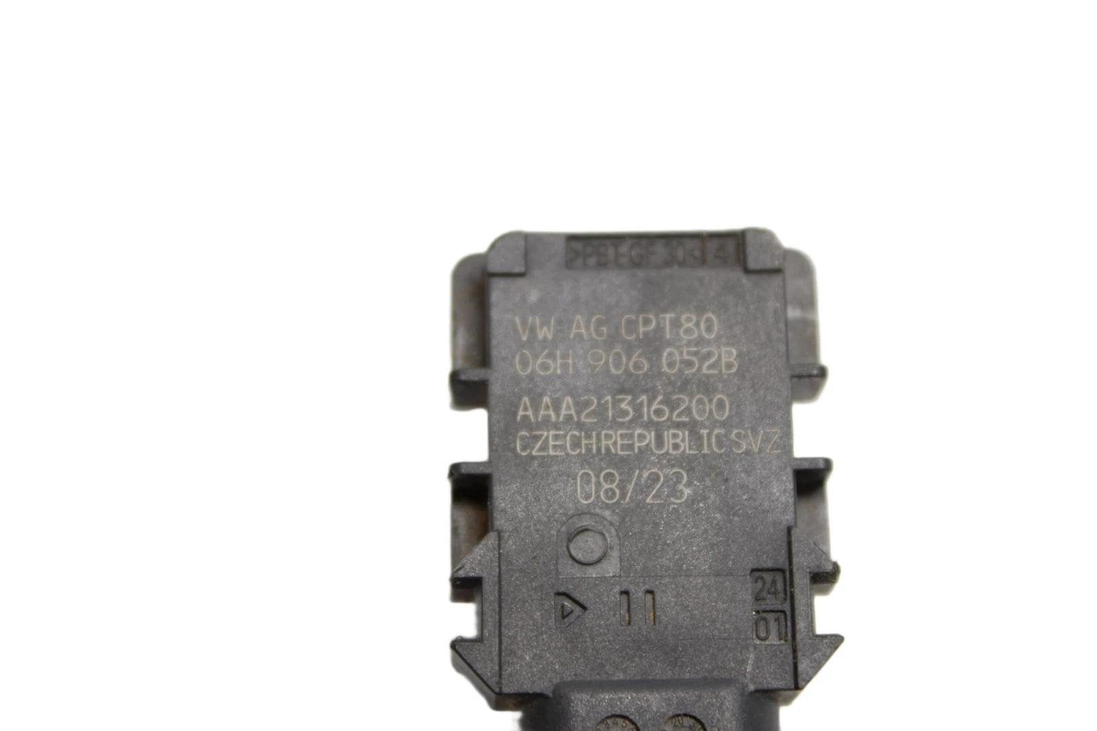 AUDI VOLKSWAGEN OEM GENUINE PRESSURE SENSOR 06H906052A